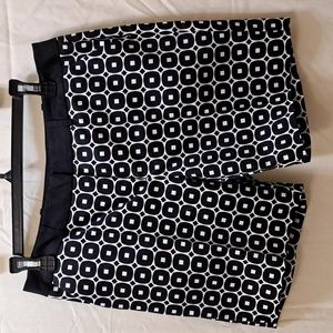 NWT Womens Worthington Dress Shorts (Modern Fit) Black and White  Size 6